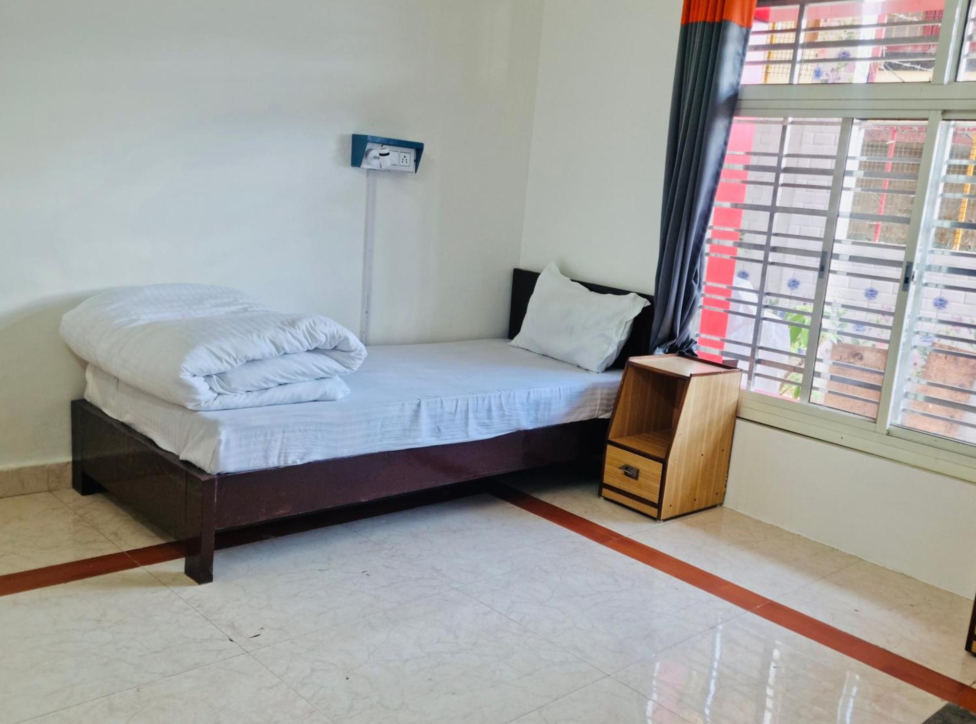 Live Free Hostel, Mcleodganj แมคลอยด์กันจ์ ภายนอก รูปภาพ