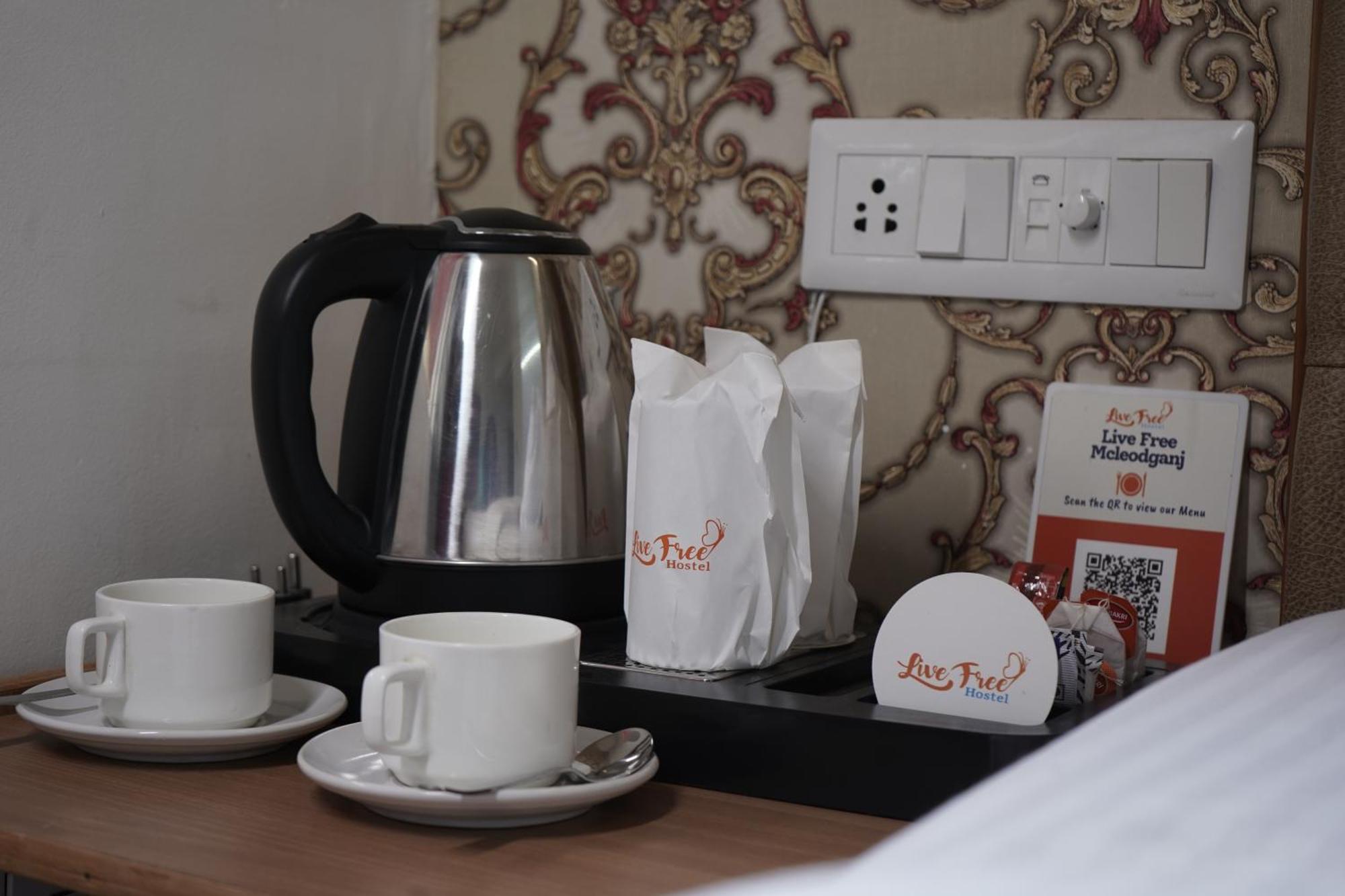 Live Free Hostel, Mcleodganj แมคลอยด์กันจ์ ภายนอก รูปภาพ