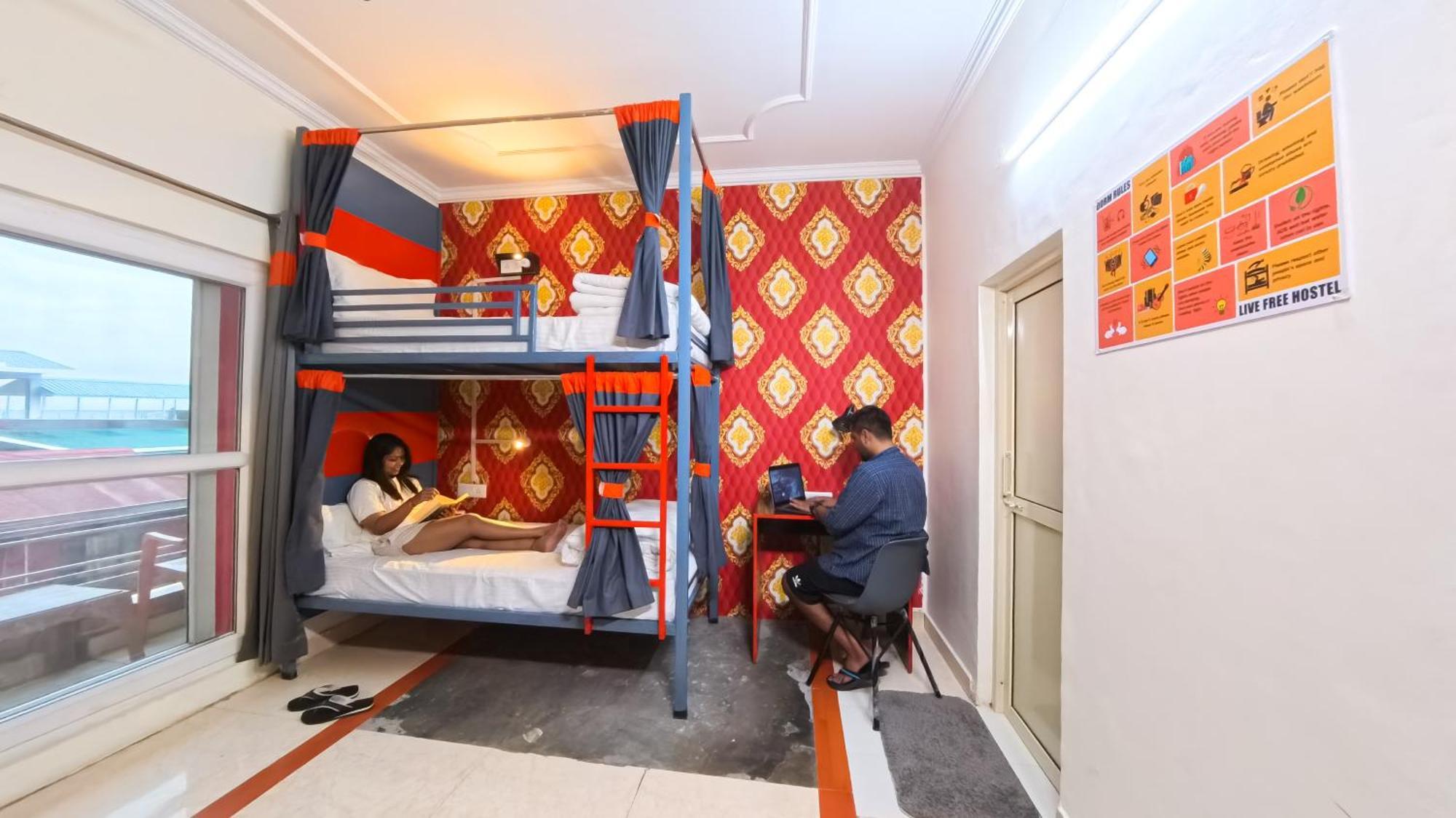 Live Free Hostel, Mcleodganj แมคลอยด์กันจ์ ภายนอก รูปภาพ